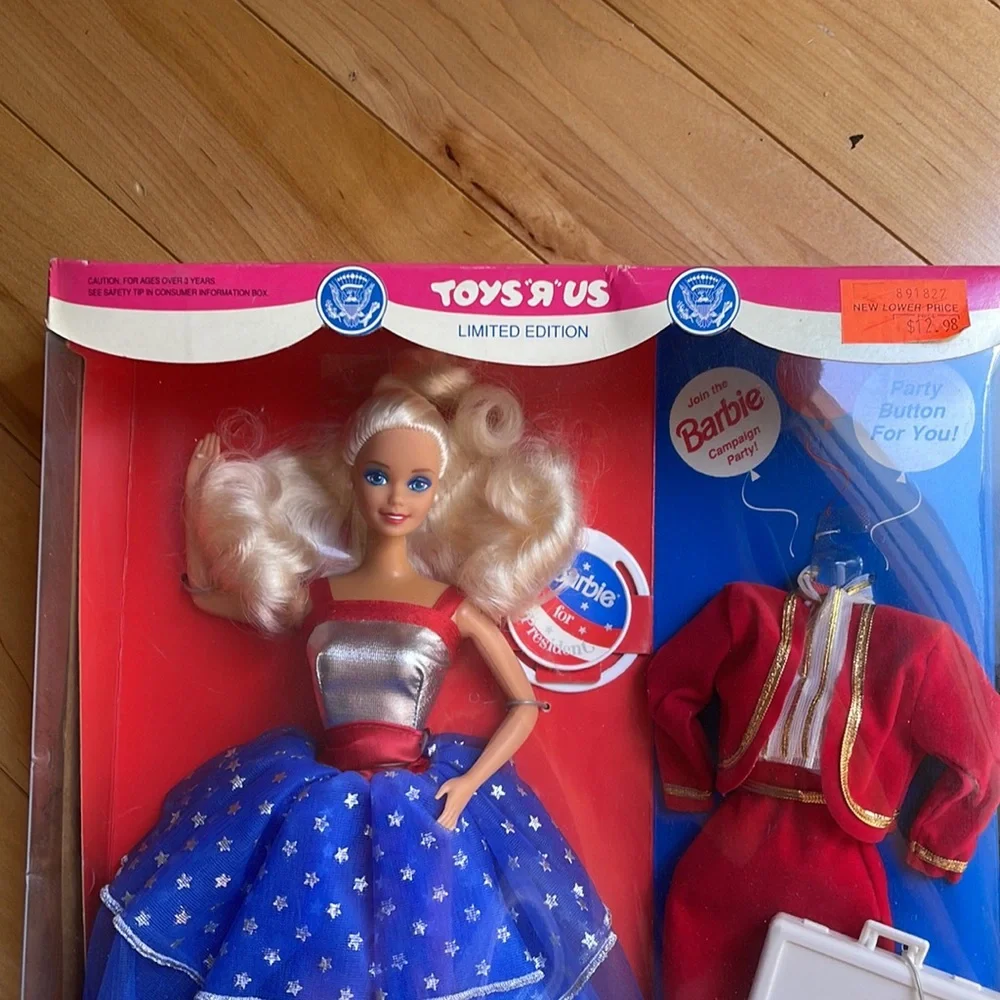 NRFB Vintage 🇺🇸 Barbie For President Gift Set 🇺🇸 - Picture 2 of 12